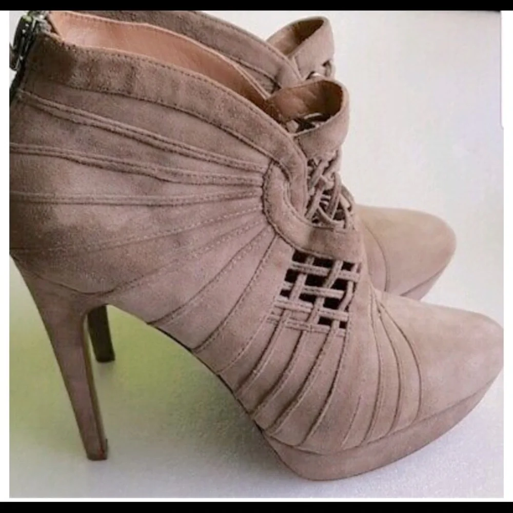 Elie Tahari platform pumps - Picture 1 of 6
